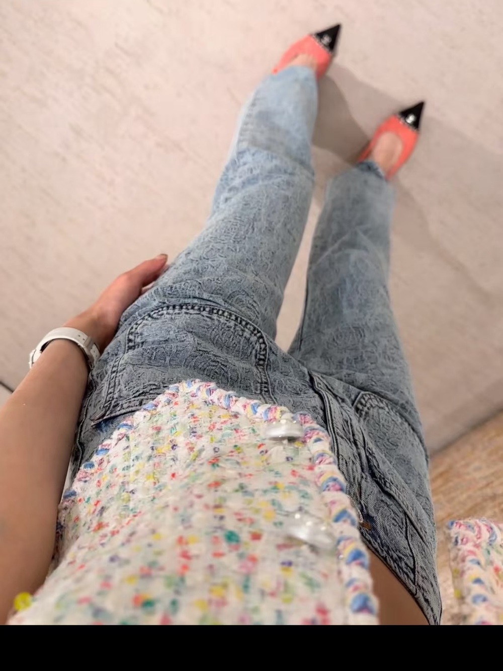 🚩steal CHANEL Light Blue Patterned Straight-Leg Jeans - Picture 5 of 7